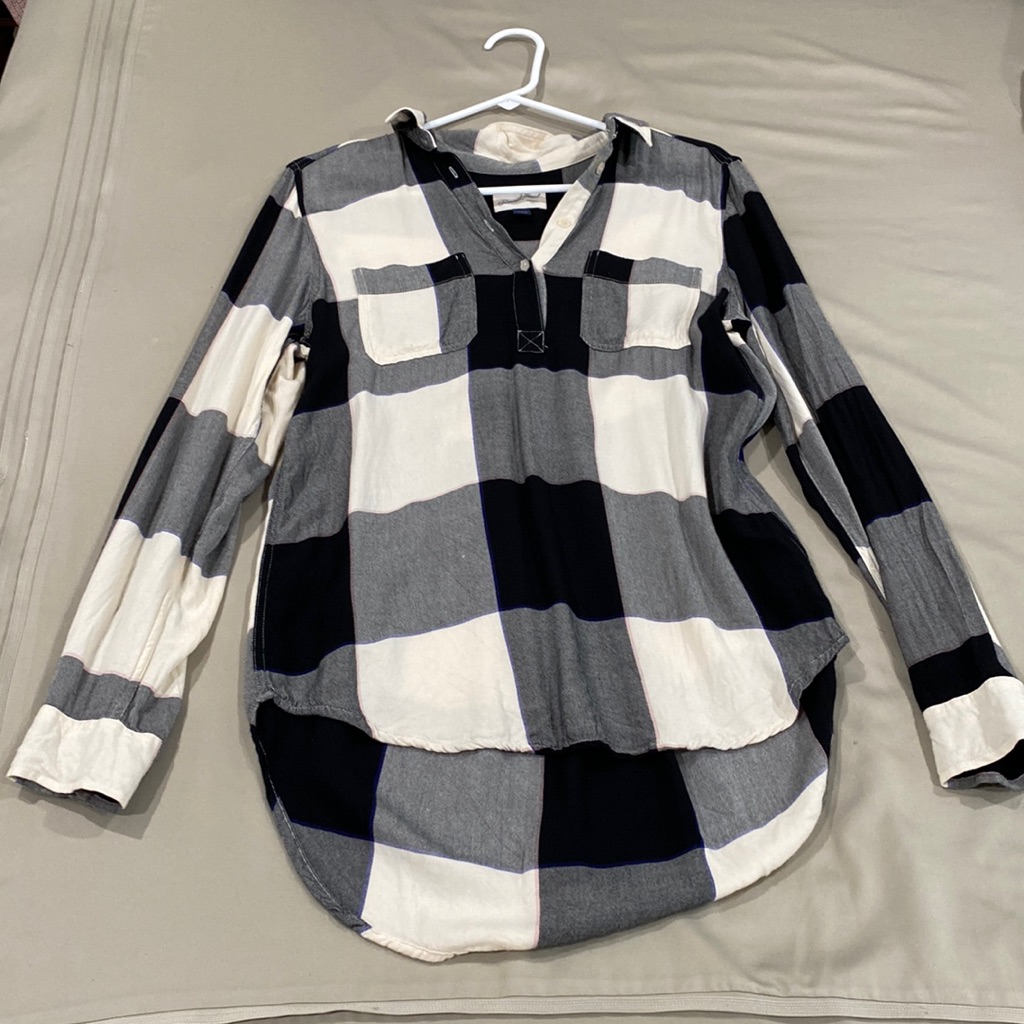 Universal Thread, Size Small, Super Soft Plaid Shirt, Long